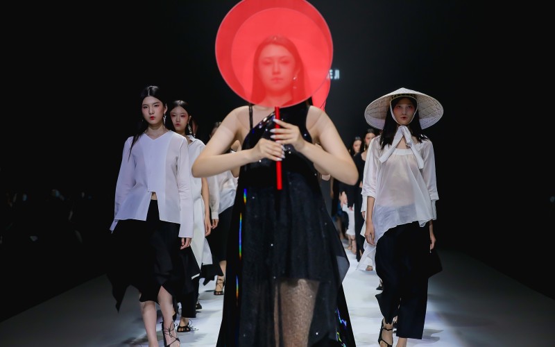 SGM ART · MOUSE JI 再度亮相中国国际时装周